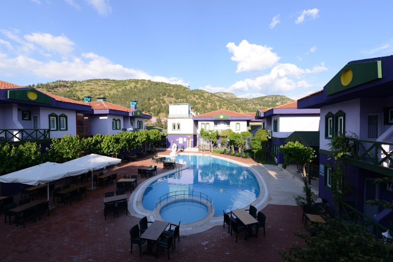 K.T.S.T. Kuurreizen Thermal Su Turkije - Hoofdfoto