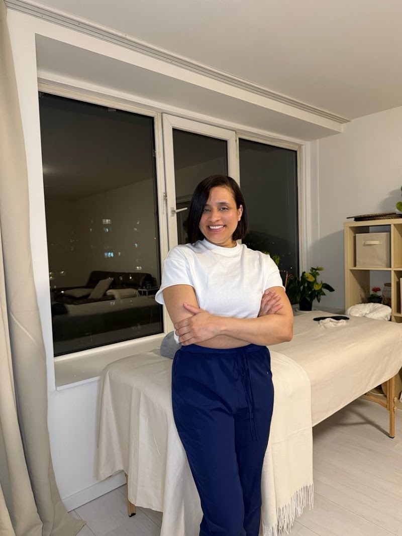 Professional Massage aan Huis in Zaanstad – María Rondón | Luxe & Ontspanning - Hoofdfoto
